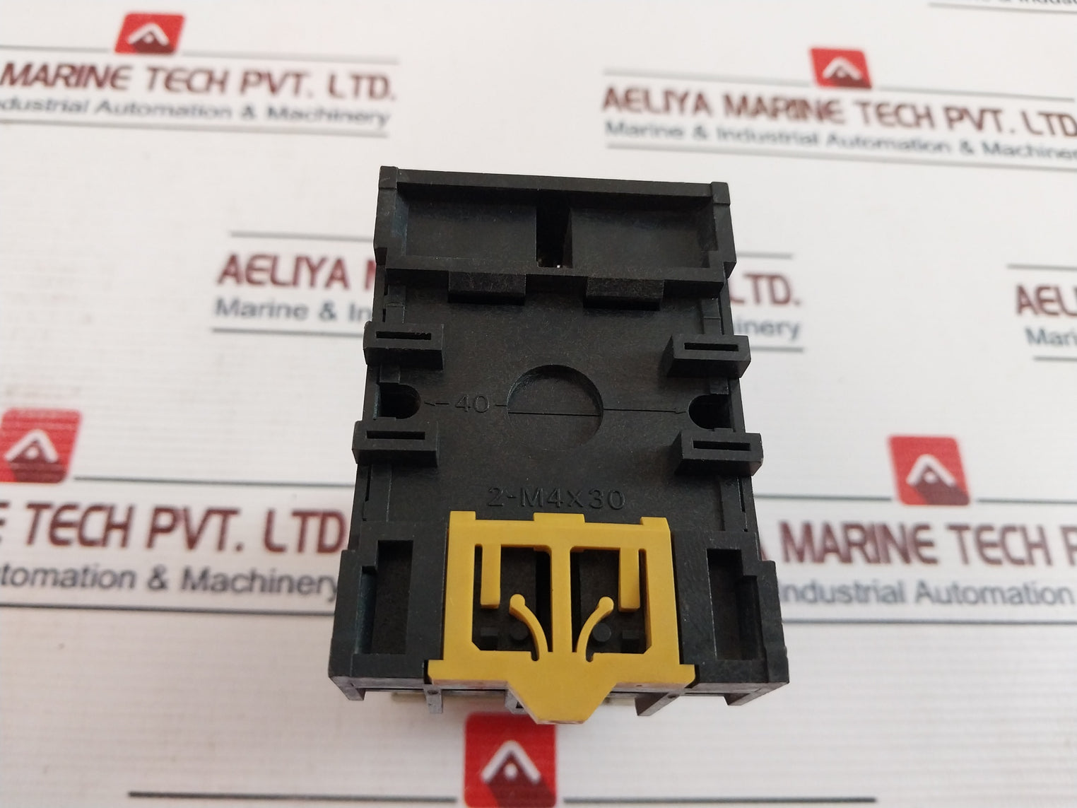 Omron H3Cr-a Timer Relay With Base 5A