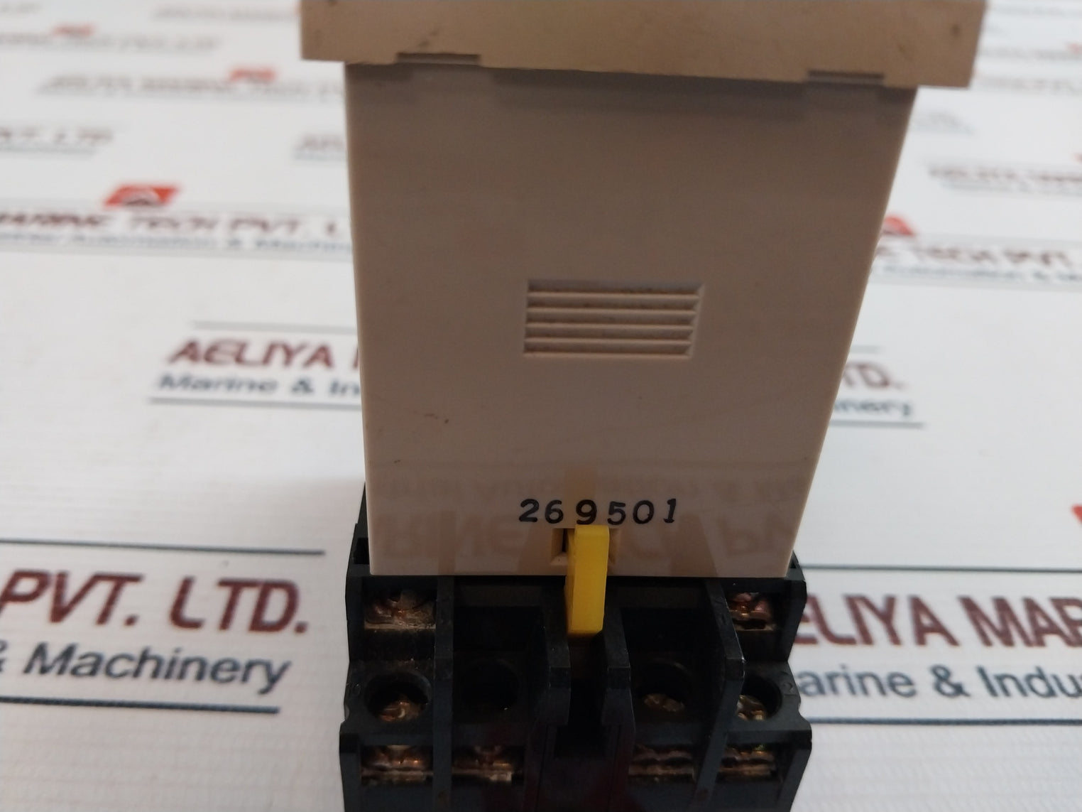 Omron H3Cr-a Timer Relay With Base 5A