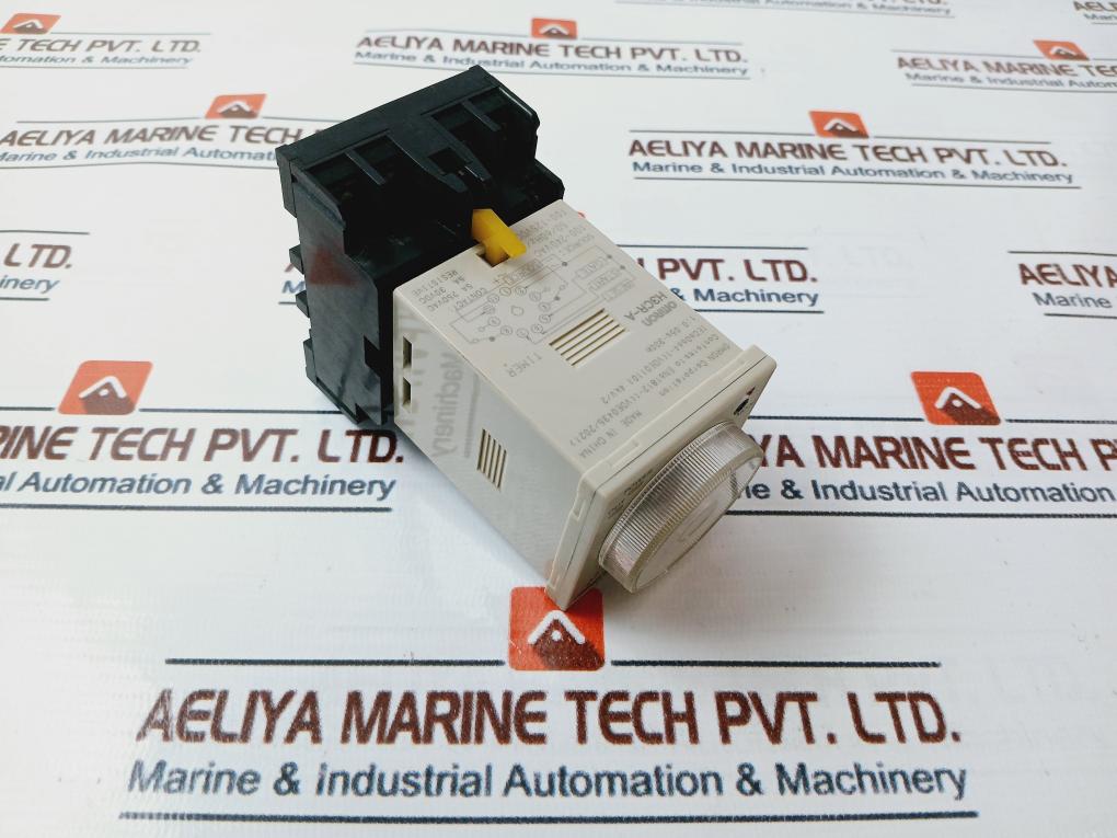 Lot Of 2X Omron H3Cr-a Timer With Base 100-240Vac 50/60Hz 0-12 Sec