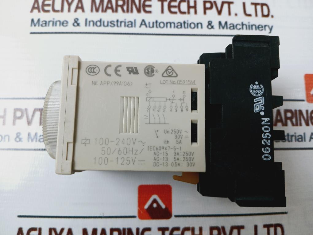 Lot Of 2X Omron H3Cr-a Timer With Base 100-240Vac 50/60Hz 0-12 Sec