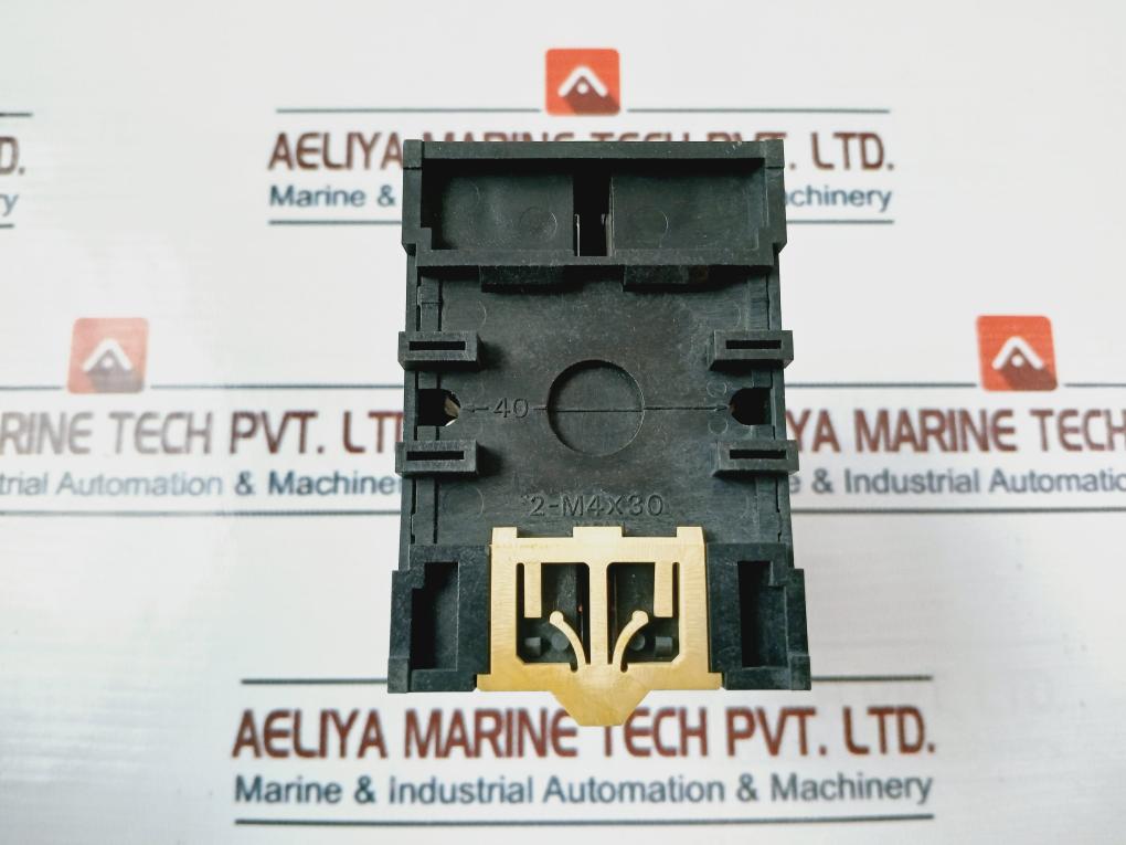 Lot Of 2X Omron H3Cr-a Timer With Base 100-240Vac 50/60Hz 0-12 Sec