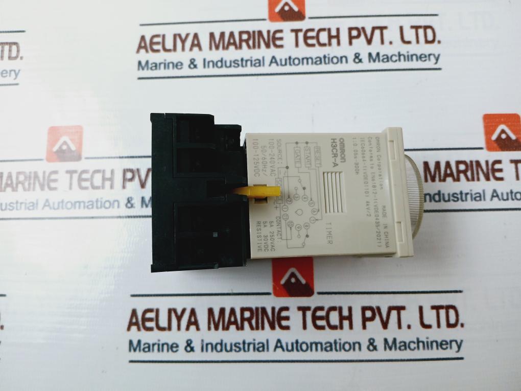 Lot Of 2X Omron H3Cr-a Timer With Base 100-240Vac 50/60Hz 0-12 Sec