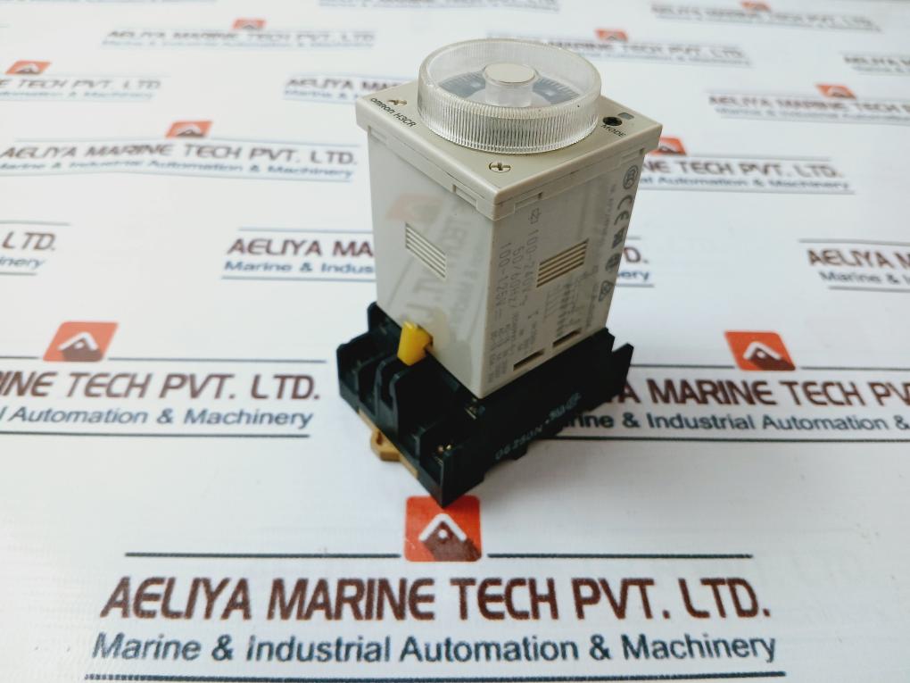 Lot Of 2X Omron H3Cr-a Timer With Base 100-240Vac 50/60Hz 0-12 Sec