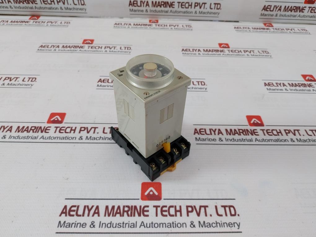 Omron H3Cr-g8L-30 Solid State Timer P2Cf-08 100/110/120Vac 50/60Hz 0-60Sec 5A