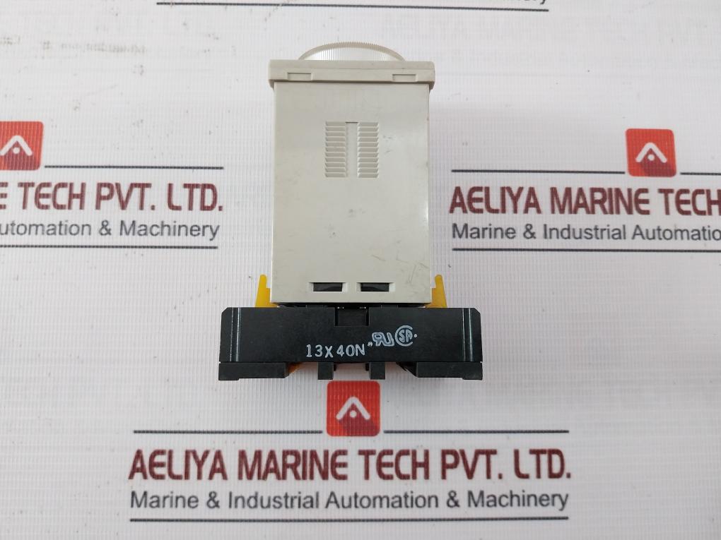 Omron H3Cr-g8L-30 Solid State Timer P2Cf-08 100/110/120Vac 50/60Hz 0-60Sec 5A