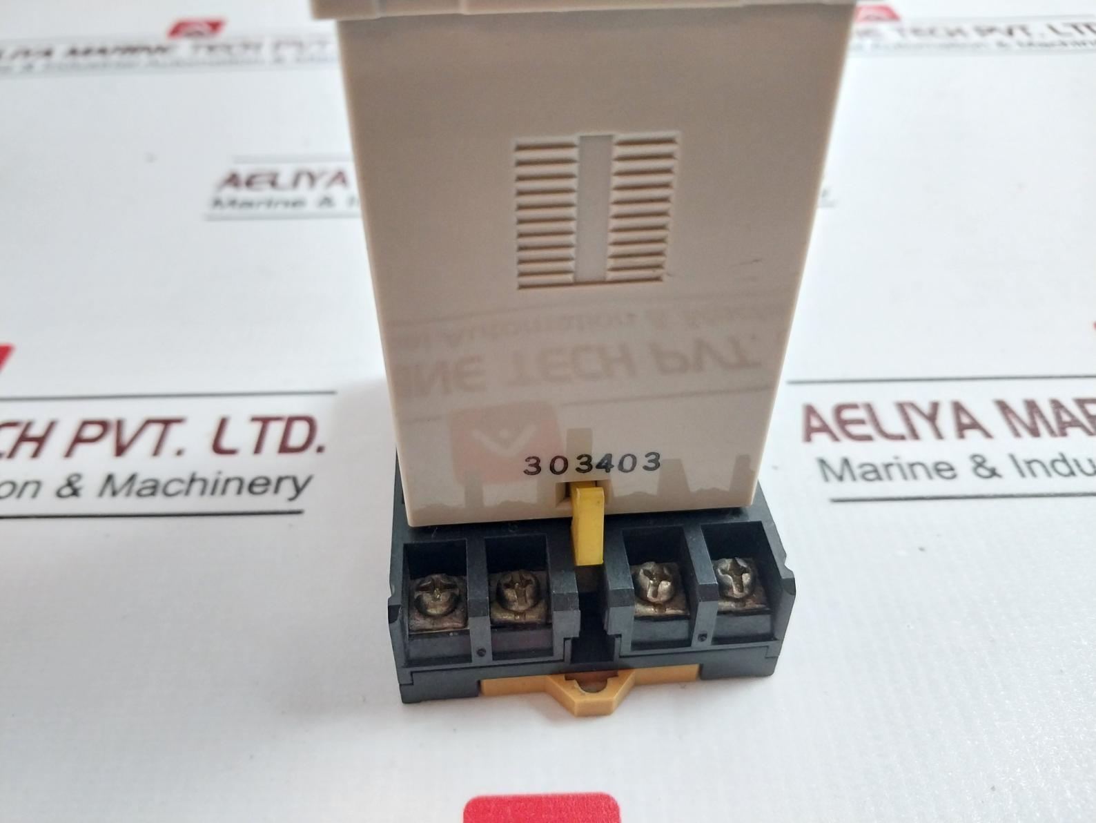 Omron H3Cr-h8L Power Off-delay Timer 24Vdc/Ac 50/60Hz Un 250V
