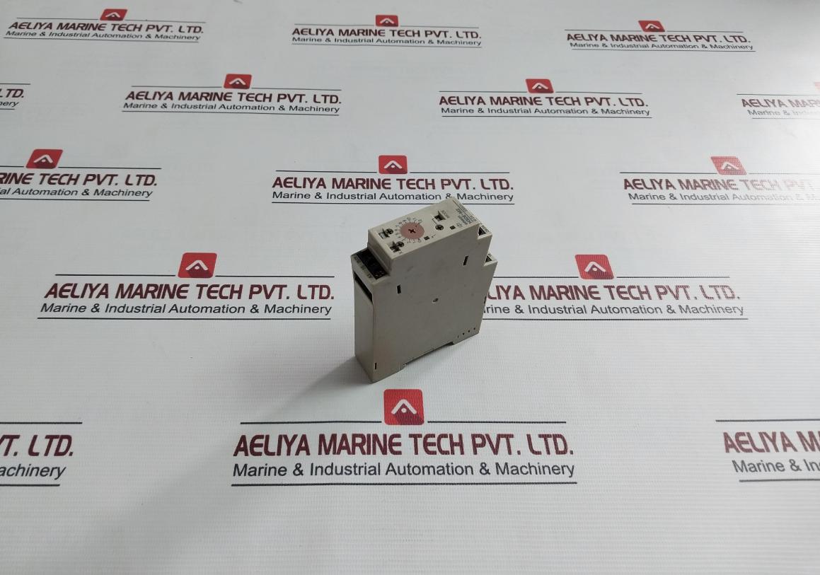 Omron H3De-m2 Timer Relay Mode A 24–230Vac/Dc 50/60Hz