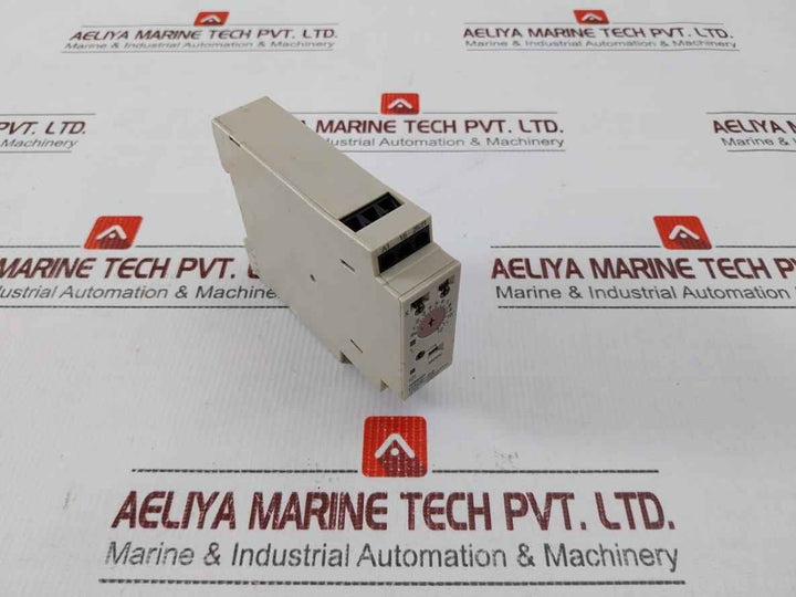 Omron H3De-s2 Time Delay Relay 50/60Hz 24-230Vac/Dc