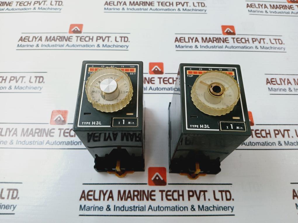 Omron H3L Solid State Timer With Base