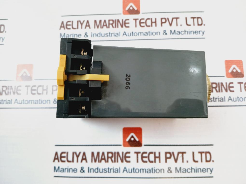 Omron H3L Solid State Timer With Base