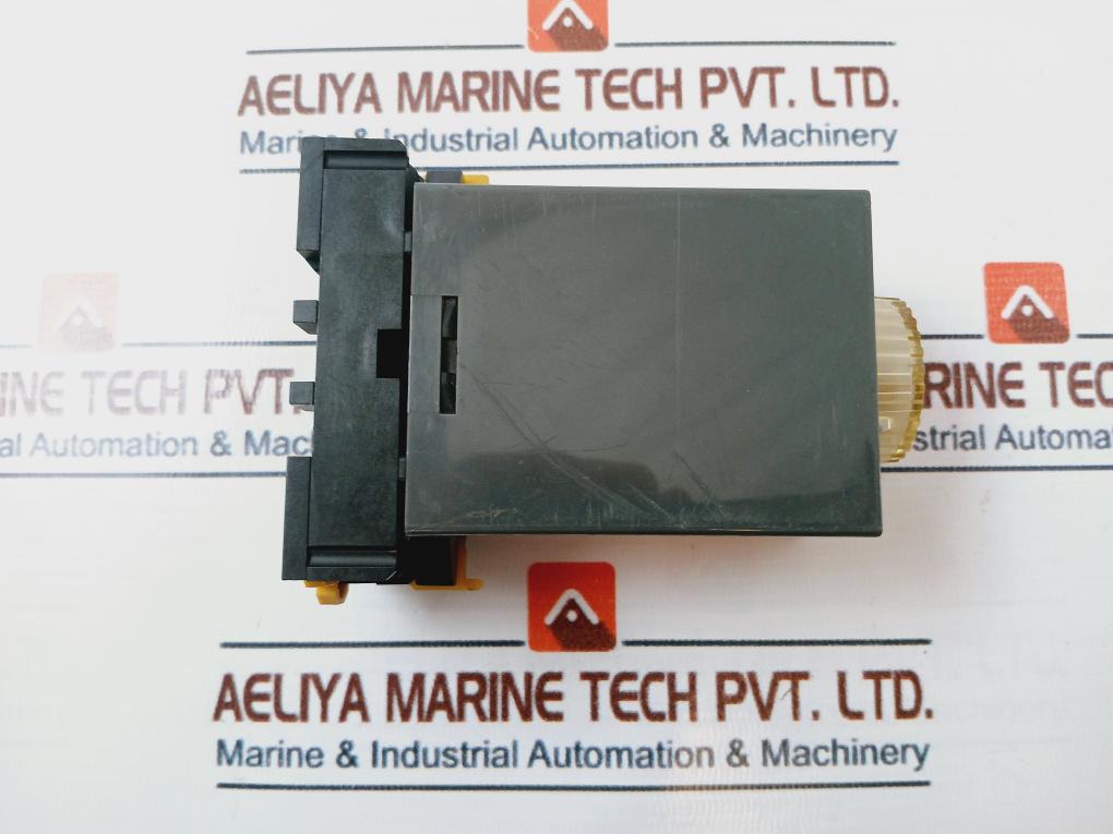 Omron H3L Solid State Timer With Base