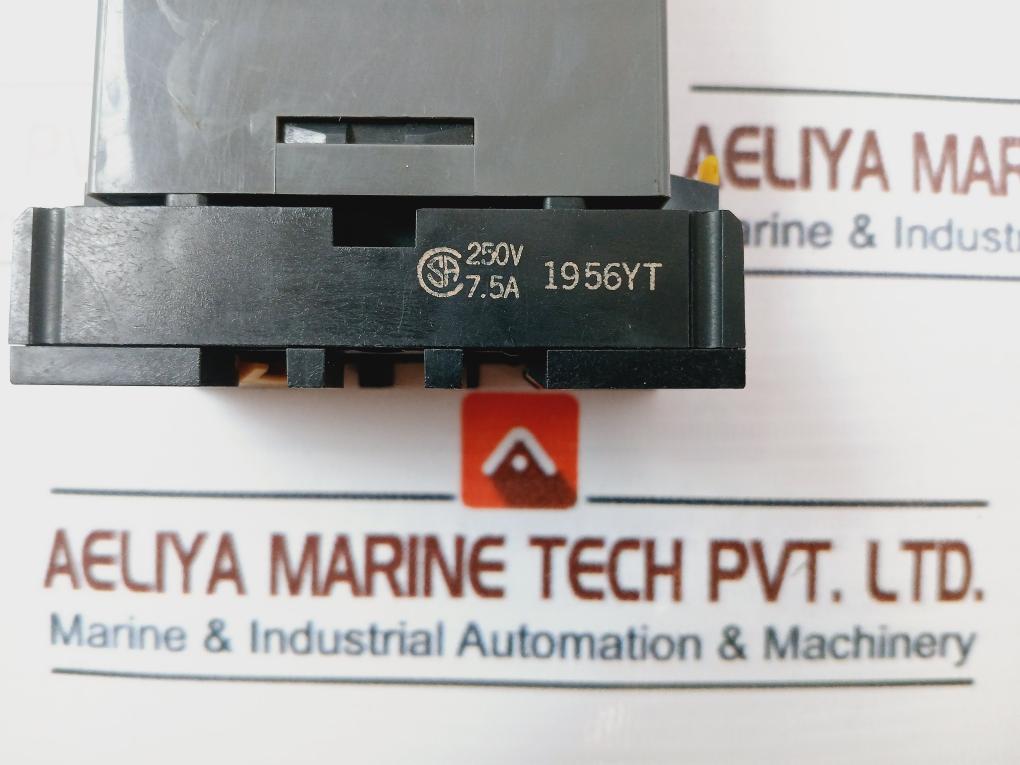 Omron H3L Solid State Timer With Base