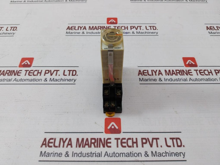 Omron H3Y-2 Solid State Timer Relay With Socket Base Pyf08A 0-10 Sec 100Vac 5A