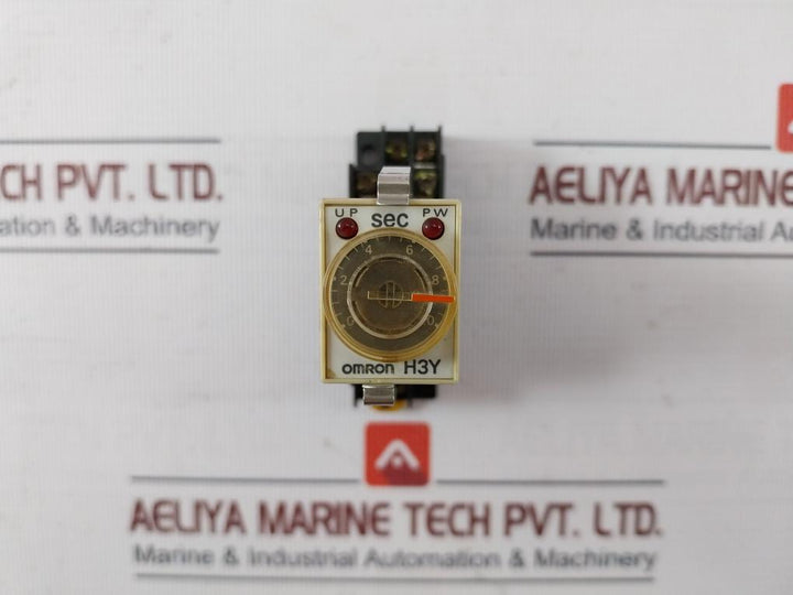Omron H3Y-2 Solid State Timer Relay With Socket Base Pyf08A 0-10 Sec 100Vac 5A