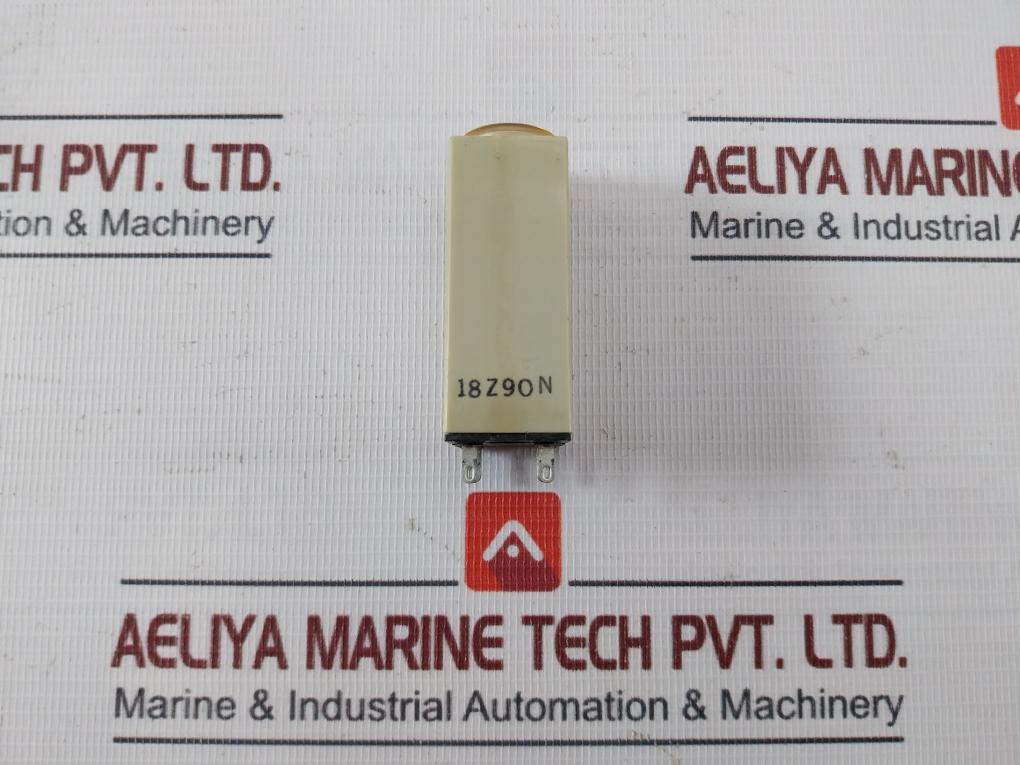 Omron H3Y-2 Solid State Timer Relay With Socket Base Pyf08A 0-10 Sec 100Vac 5A