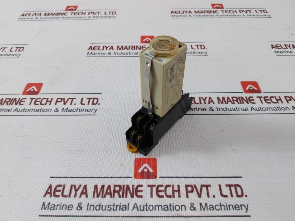 Omron H3Y-2 Solid State Timer Relay With Socket Base Pyf08A 0-10 Sec 100Vac 5A