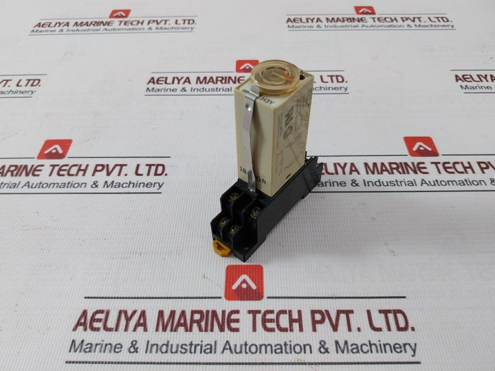 Omron H3Y-2 Solid State Timer Relay With Socket Base Pyf08A 0-10 Sec 100Vac 5A