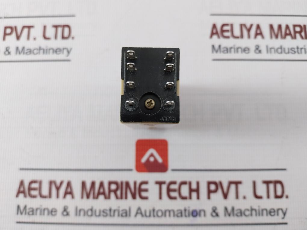 Omron H3Y-2 Solid State Timer Relay With Socket Base Pyf08A 0-10 Sec 100Vac 5A