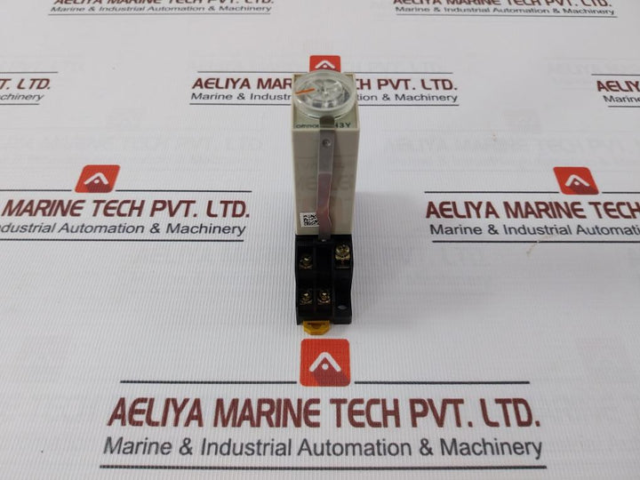 Omron H3Y-2 Timer Relay With Base 0-120 Sec Ac250V~. Dc30V--- Pyf08A