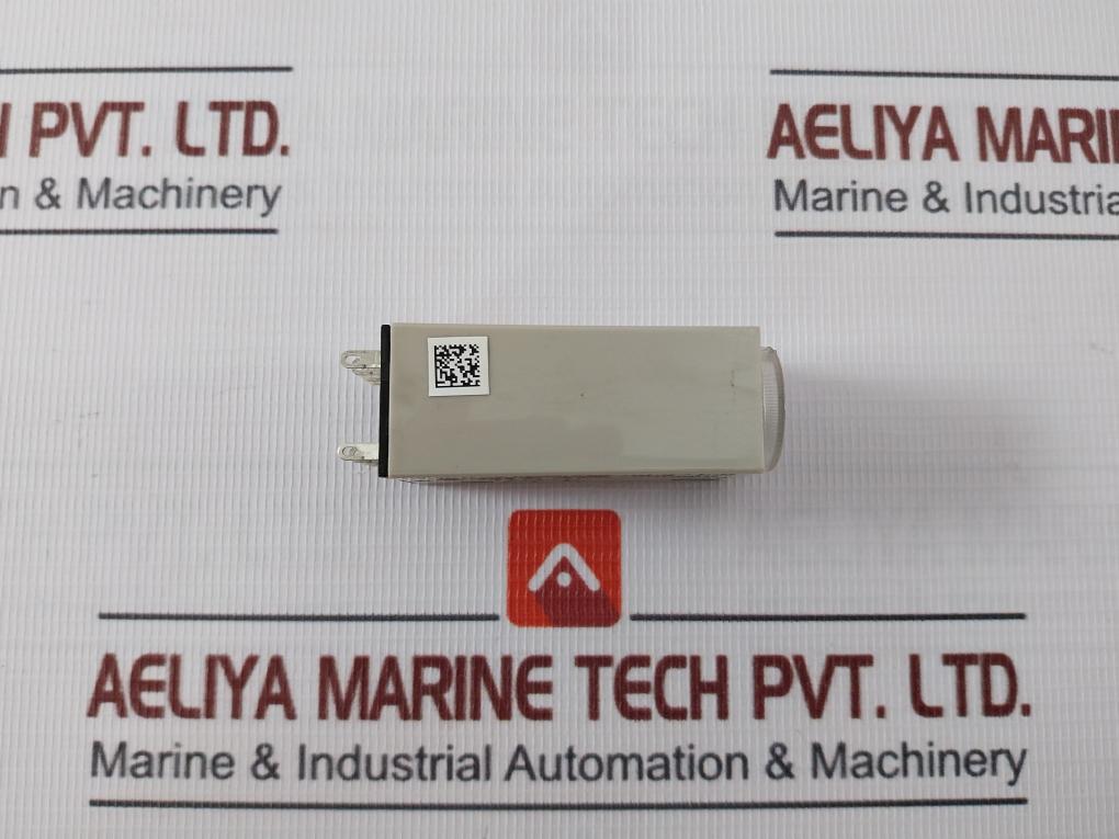 Omron H3Y-2 Timer Relay With Base 0-120 Sec Ac250V~. Dc30V--- Pyf08A