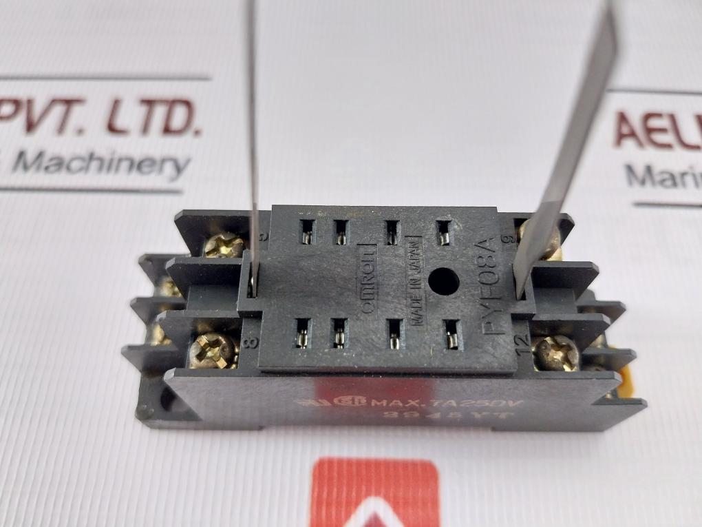 Omron H3Y-2 Timer Relay With Base 0-120 Sec Ac250V~. Dc30V--- Pyf08A