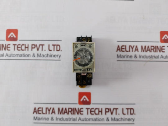 Omron H3Y-2 Timer Relay With Base 0-120 Sec Ac250V~. Dc30V--- Pyf08A