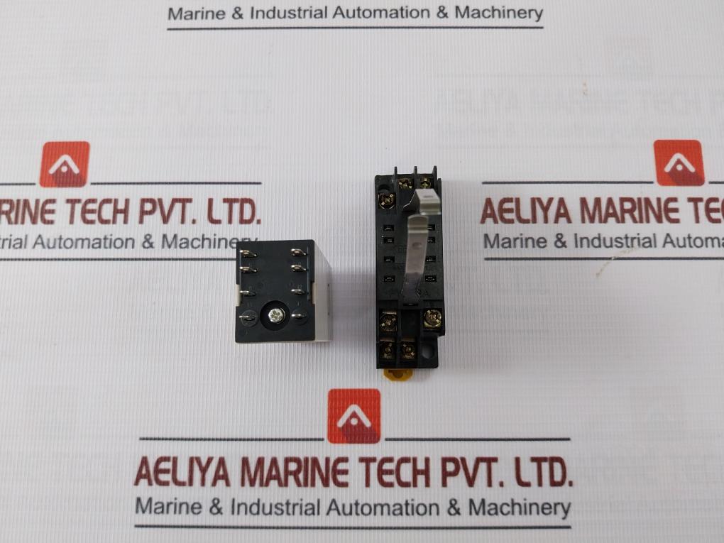 Omron H3Y-2 Timer Relay With Base 0-120 Sec Ac250V~. Dc30V--- Pyf08A