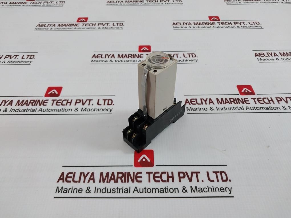 Omron H3Y-2 Timer Relay With Base 200Vac 5A 220Vac 0-5 Min 0754N 2084Y7