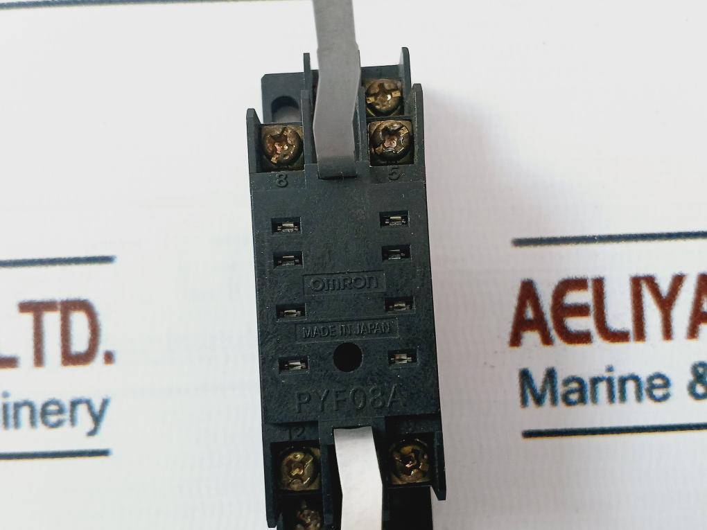 Omron H3Y-2 Timer With Base 0-60 Min 100Vac