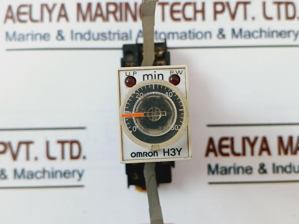 Omron H3Y-2 Timer With Base 0-60 Min 100Vac
