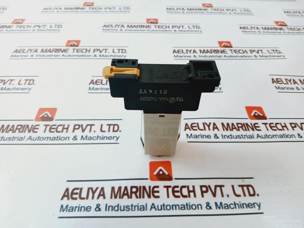 Omron H3Y-2 Timer With Base 0-60 Min 100Vac