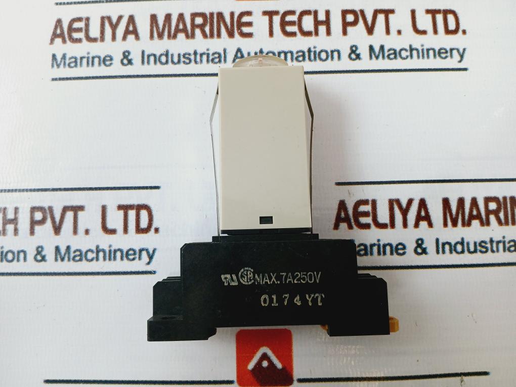 Omron H3Y-2 Timer With Base 0-60 Min 100Vac