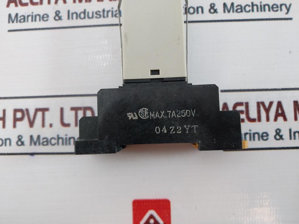 Omron H3Y-2 Timer With Base 0-60 Sec