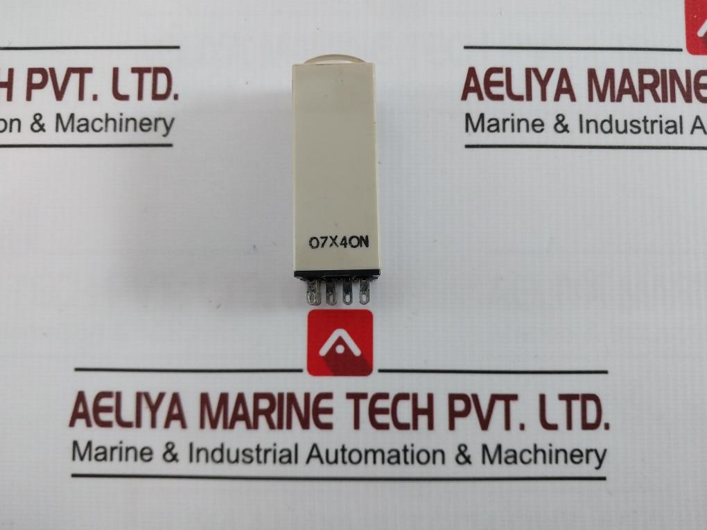 Omron H3Y-4 Timer 110Vac 3A 250Vac 0-30 Sec 07X40N
