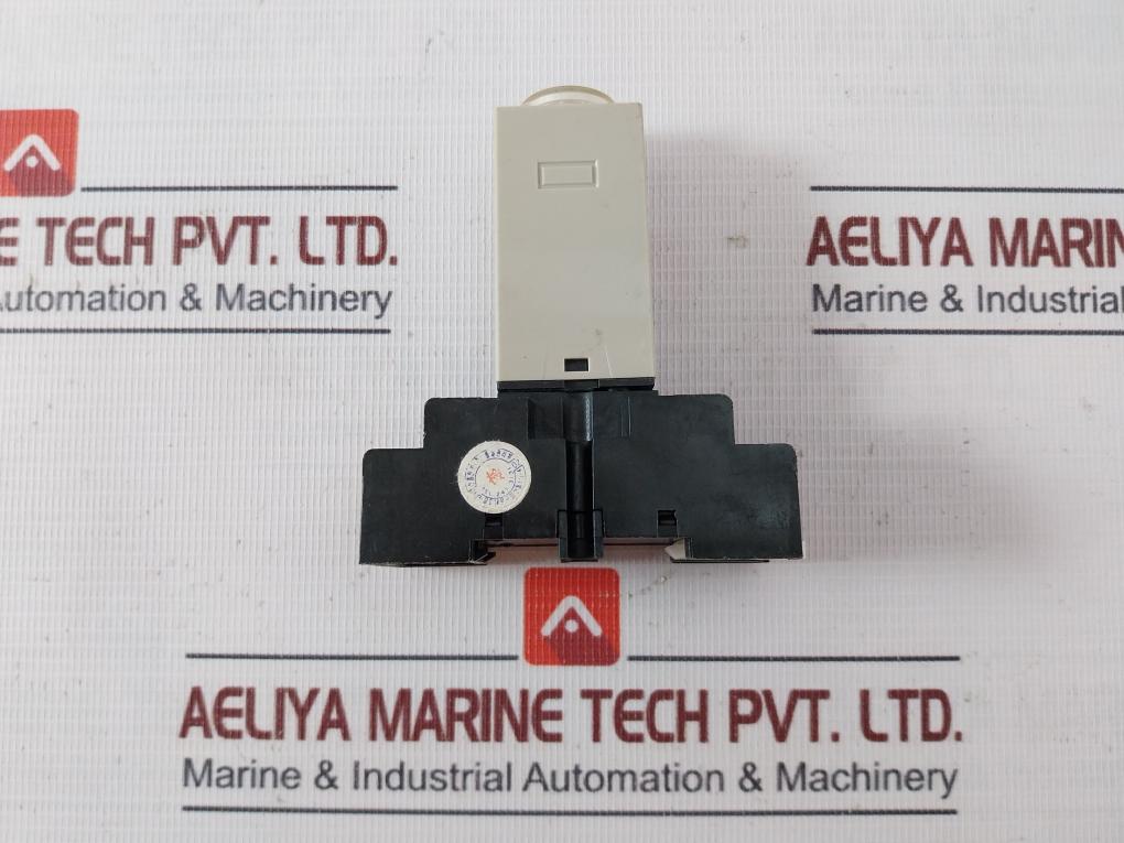 Omron H3Y-4 Timer Module With Base 24Vdc 07190N / Kh-rs-14 0–60 Sec