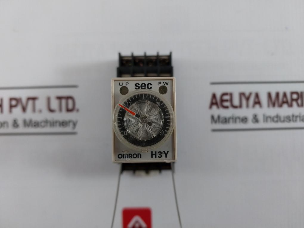 Omron H3Y-4 Timer Relay With Base 3A 24Vdc 0-30 Sec 250Vac 7A Kh-rs-14M 04Y8M