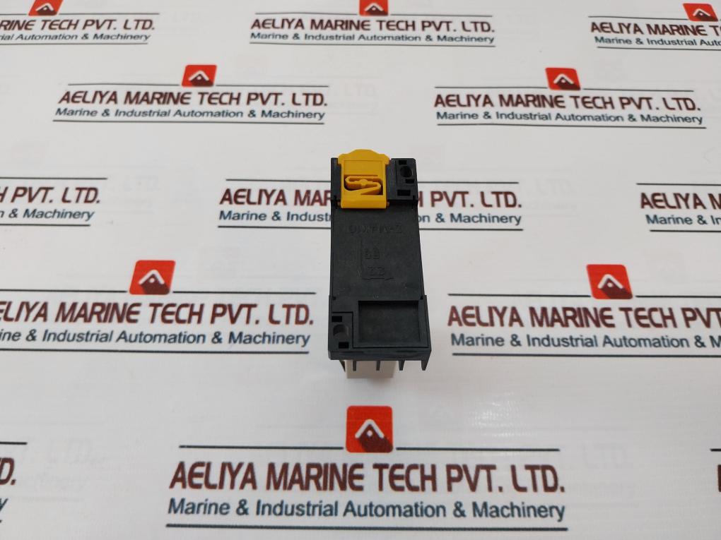 Omron H3Y-4 Timer With Base 0 – 5 Sec