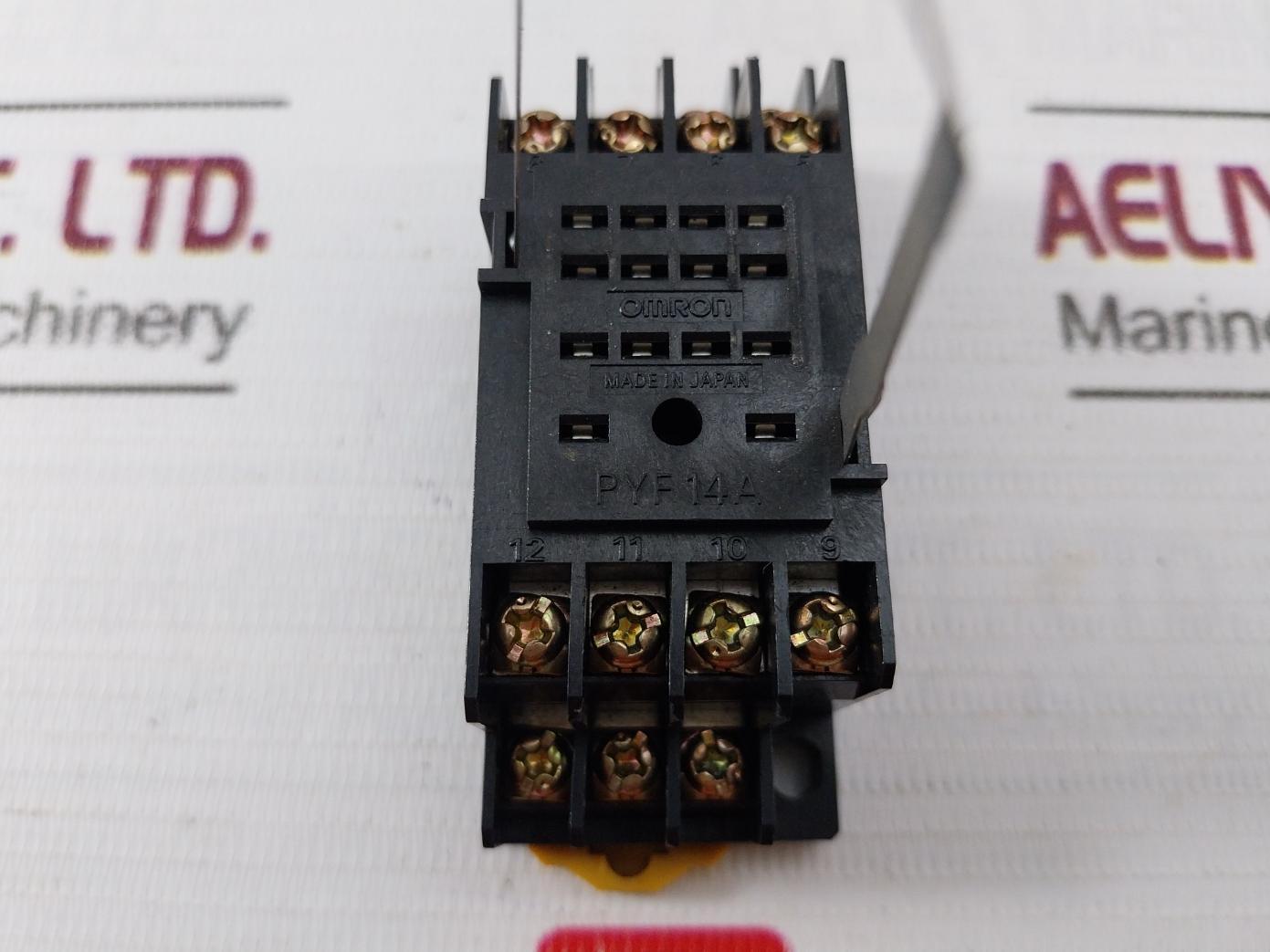 Omron H3Yn-4 Solid State Timer Relay With Socket Y92H-3 Pyf 14A Dc24V--- 3A 0-1.0