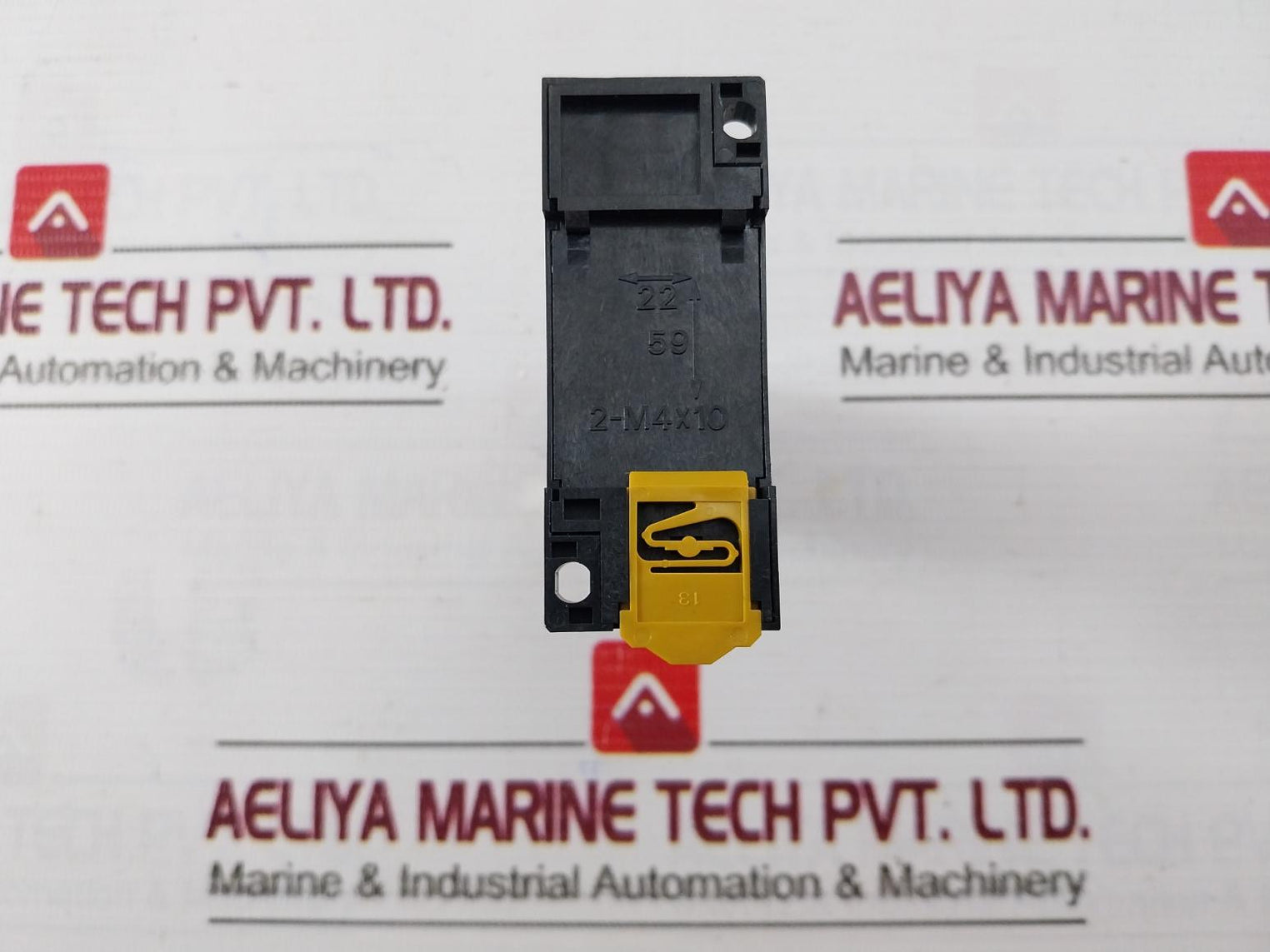 Omron H3Yn-4 Solid State Timer Relay With Socket Y92H-3 Pyf 14A Dc24V--- 3A 0-1.0