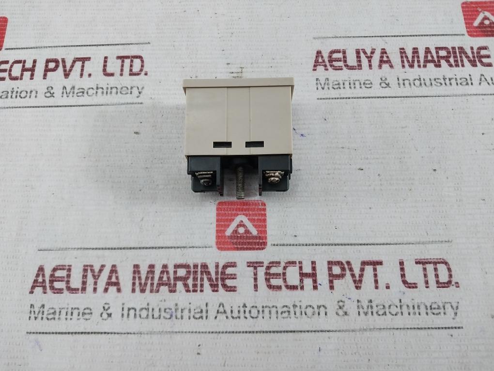 Omron H7Et-bm Time Counter Hour Meter Digital Display