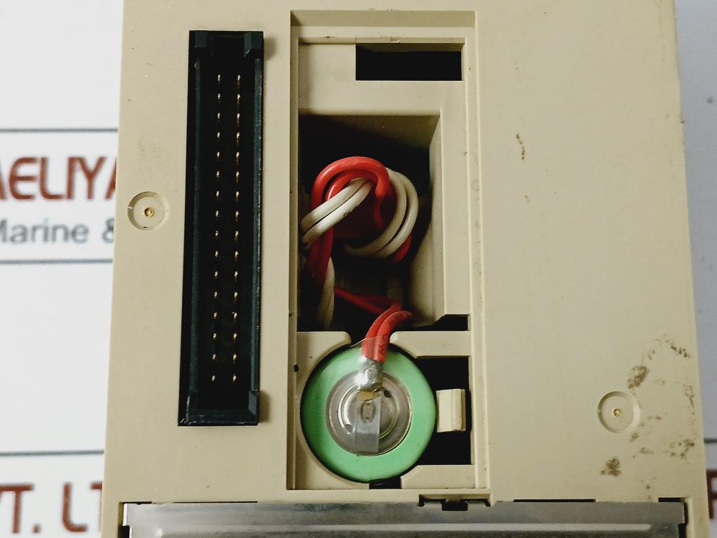 Omron Id212,0c222,c200he-cpu11,c200hw-pa204r Programmable Controller