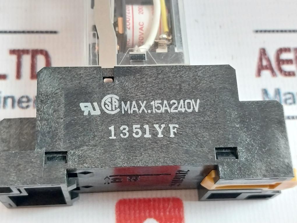 Omron Ly2N-cr Power Relay With Base 200/220 Vac