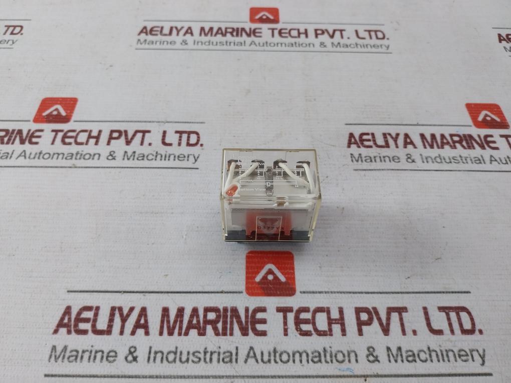 Omron Ly4N 14 Pin Relay 200/220 Vac Iec 255 0377Y3 10A 28Vdc
