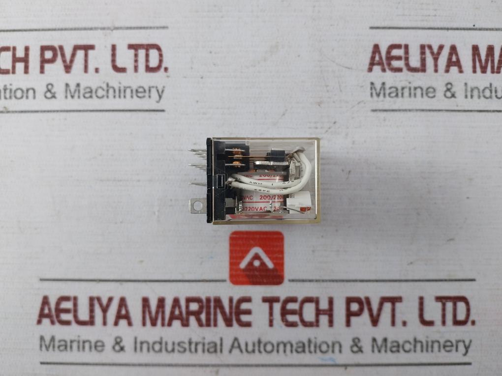 Omron Ly4N 14 Pin Relay 200/220 Vac Iec 255 0377Y3 10A 28Vdc