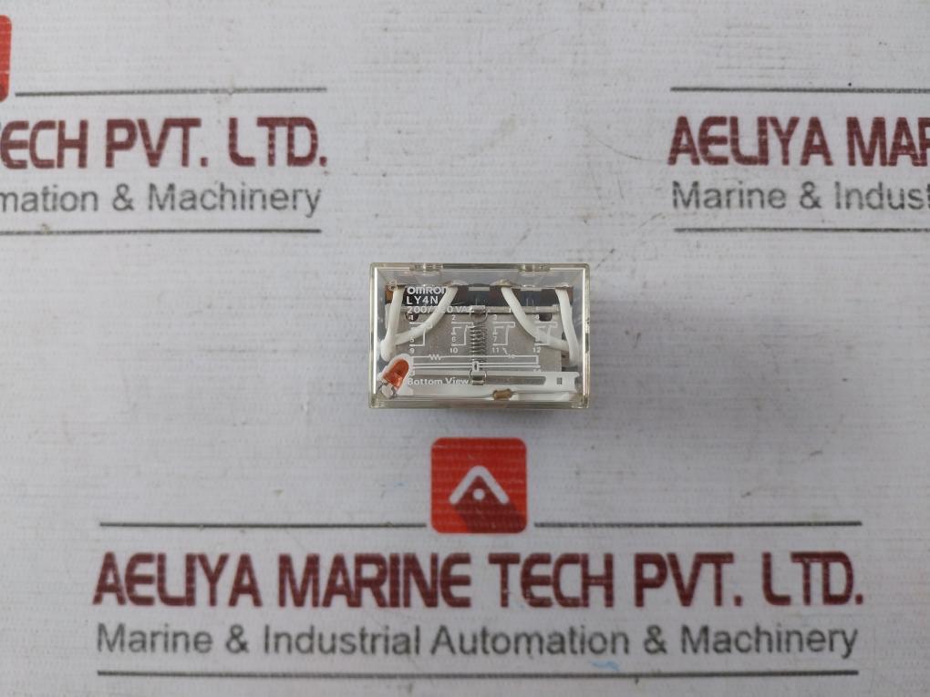 Omron Ly4N 14 Pin Relay 200/220 Vac Iec 255 0377Y3 10A 28Vdc