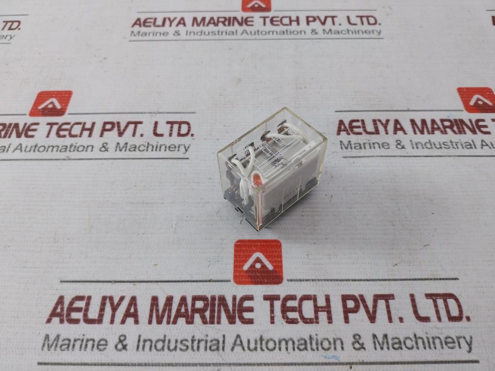 Omron Ly4N 14 Pin Relay 200/220 Vac Iec 255 0377Y3 10A 28Vdc