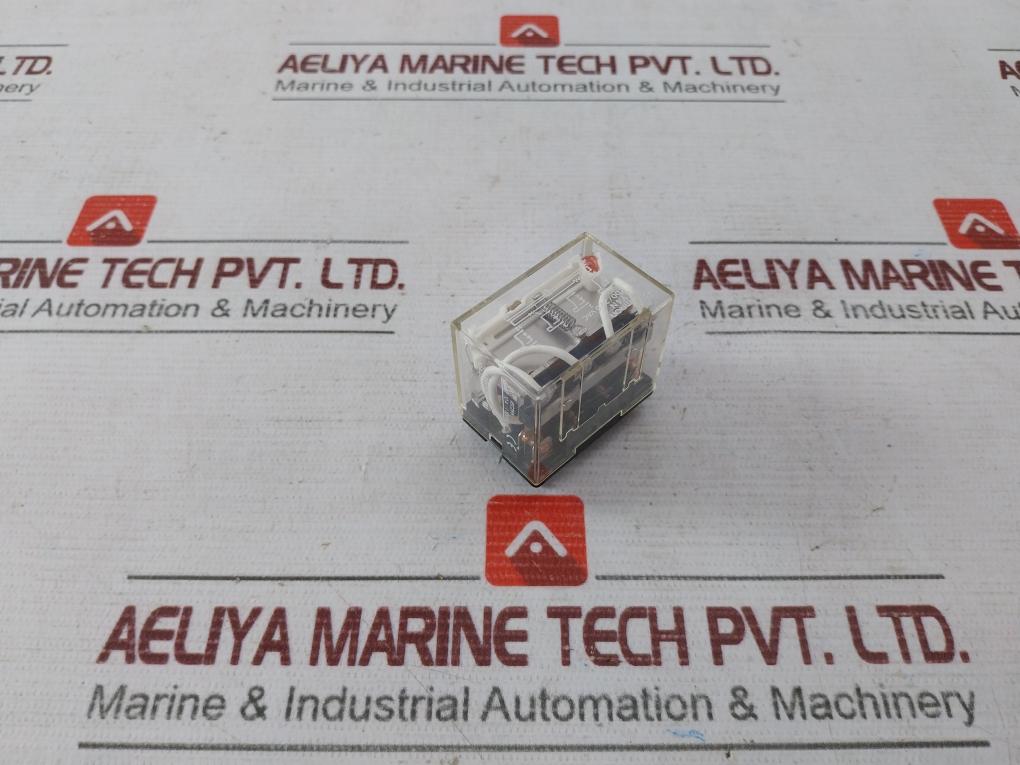 Omron Ly4N 14 Pin Relay 200/220 Vac Iec 255 0377Y3 10A 28Vdc