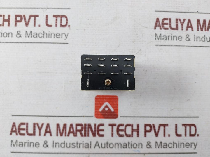 Omron Ly4N 14 Pin Relay 200/220 Vac Iec 255 0377Y3 10A 28Vdc