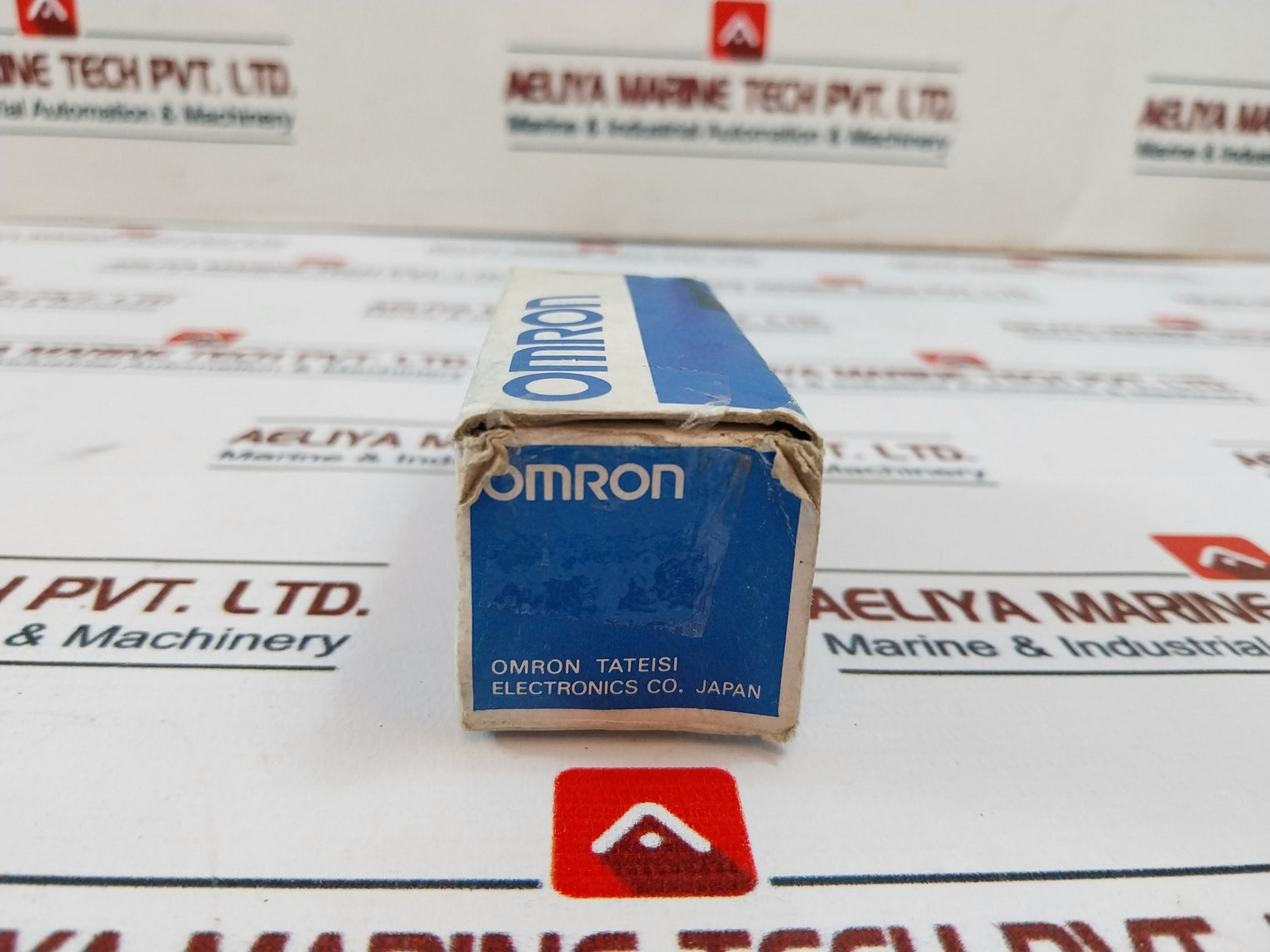Omron M2Pa-701 Lighted Pushbutton Switch 28V/1.2W
