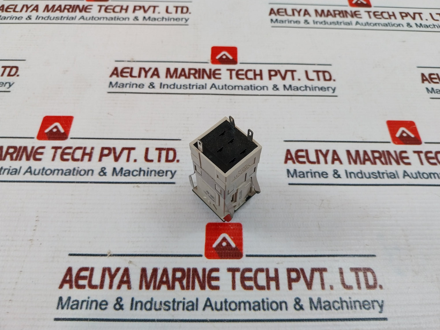 Omron M2Pa-701 Lighted Pushbutton Switch 28V/1.2W